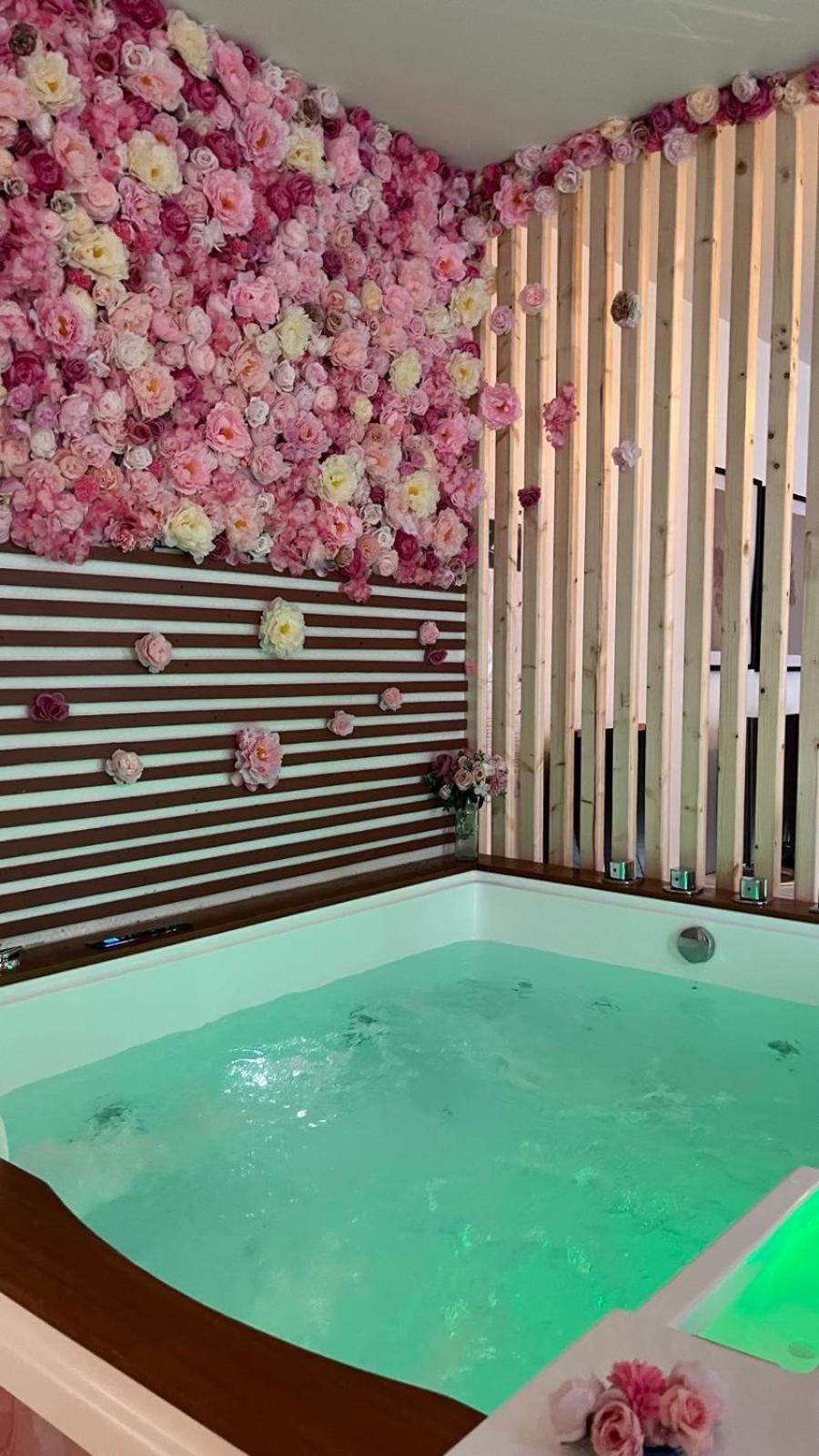 Appartement Apparemment Jacuzzi Balneo Centre De *