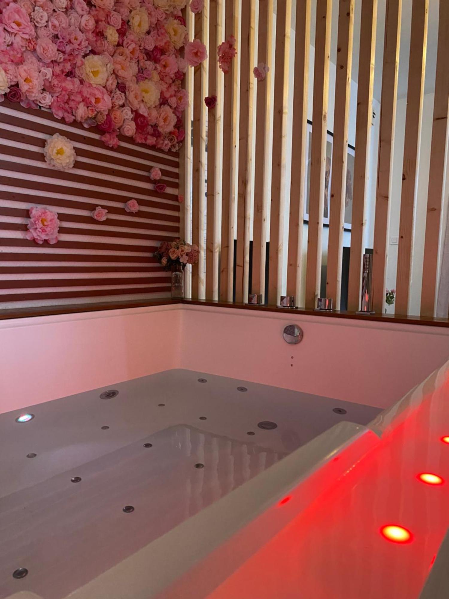 Appartement Apparemment Jacuzzi Balneo Centre De *