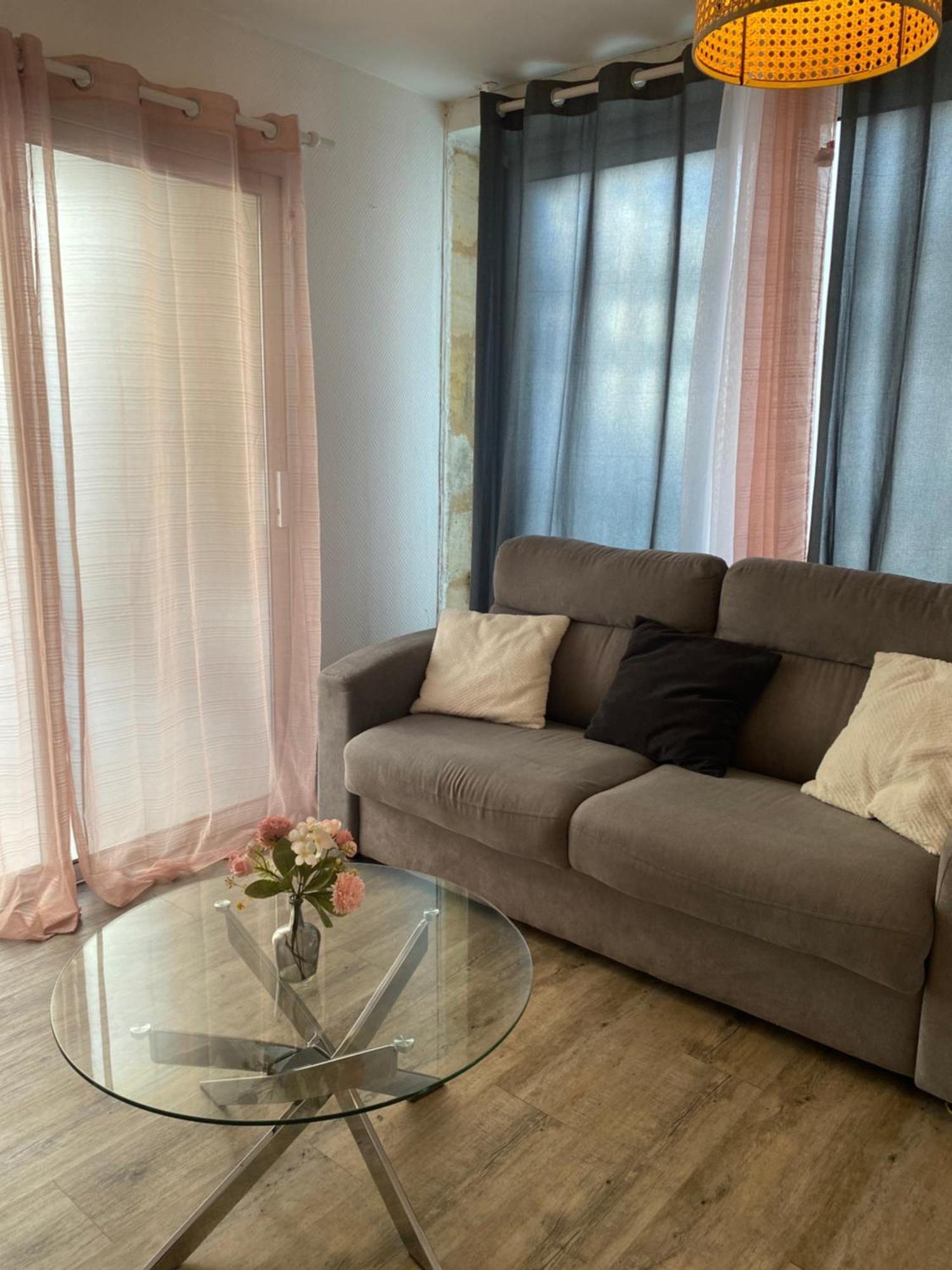 Appartement Apparemment Jacuzzi Balneo Centre De *